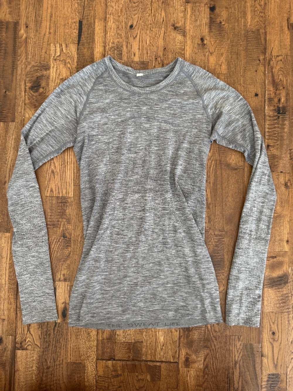 Lululemon Swiftly Tech Long Sleeve Crew Heathered Gray Top Women's Size‎ 6 CC